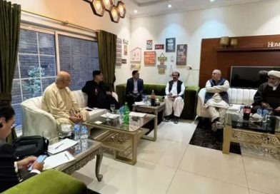 محمود خان اچکزئی کی جانب سے 21 نومبر بروز جمعہ کو یوم سیاہ کا اعلان محمود خان اچکزئی کی جانب سے 21 نومبر بروز جمعہ کو یوم سیاہ کا اعلان