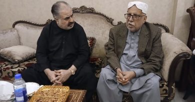 چیف آف جھالاوان نواب ثناء اللہ خان زہری کا کراچی میں میر نصیر مینگل و میر صادق عمرانی کی عیادت